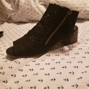 American Eagle peep toe booties